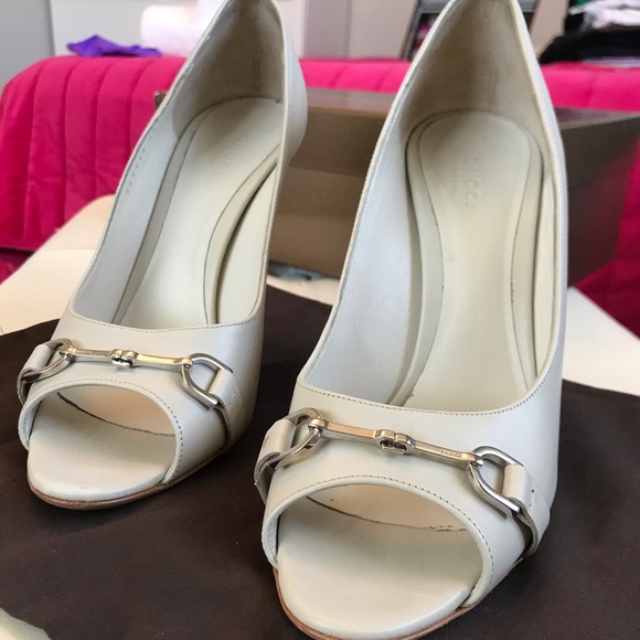 GUCCI HORSEBIT PEEP TOE PUMPS MYSTIC WHITE, 38 - Picture 4 of 13